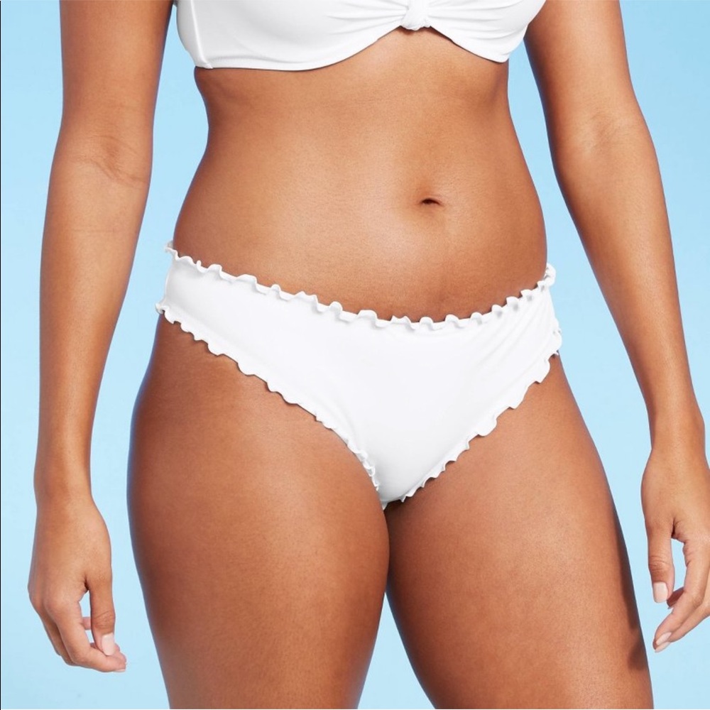 Bikini Bottoms White Ruffles & Ruched Rear❣️XL